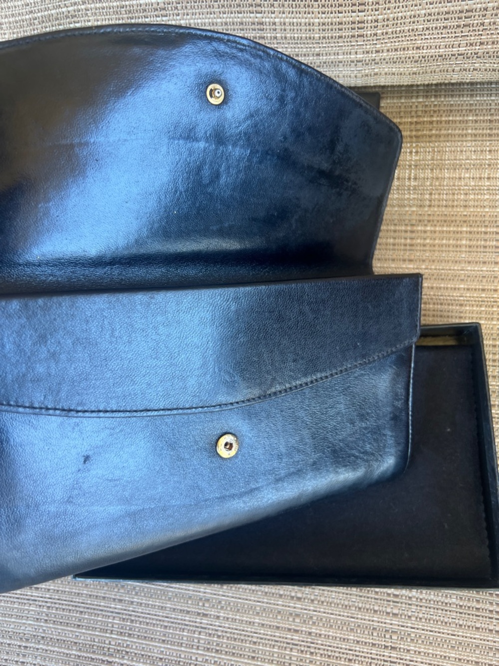 CHANEL Black CC Logo Leather Wallet Clutch - Picture 6 of 9